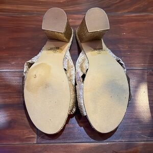 Gold bow heeled sandal